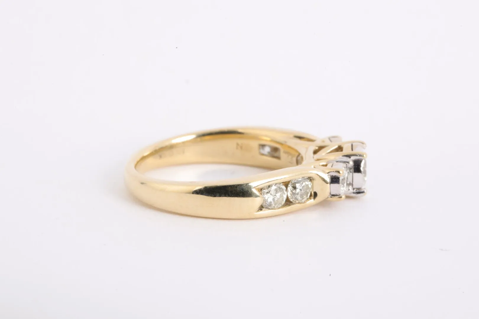 10k Yellow Gold 0.82tcw Diamond Ring Size 7.25 (4.81g.)