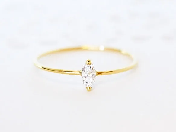 18K Light Luxury Marquise Diamond Ring - LR9