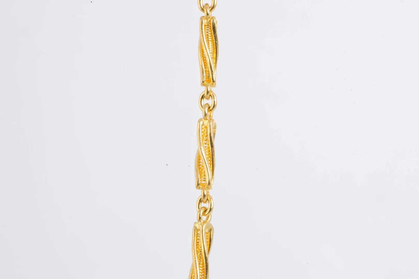 22" 24k Yellow Gold Twisted Link Chain (24.67g.)