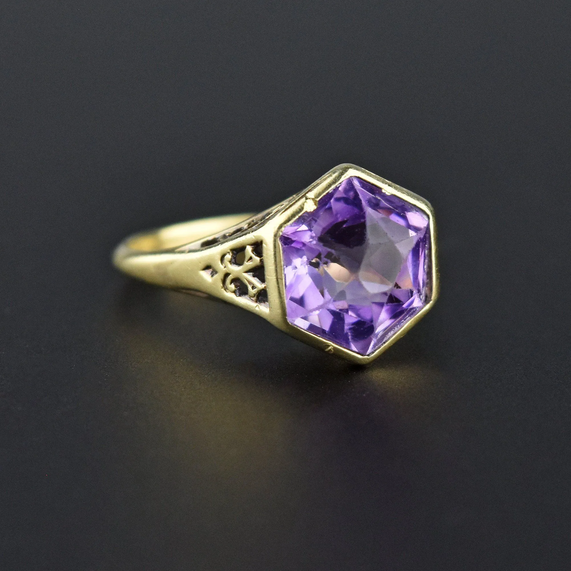 Art Deco 14K gold Filigree Hexagon Amethyst Ring