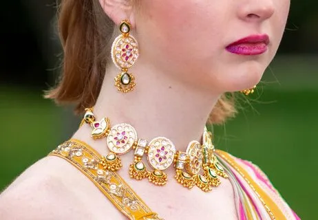 Beautiful Golden Stone Necklace Set - Rent