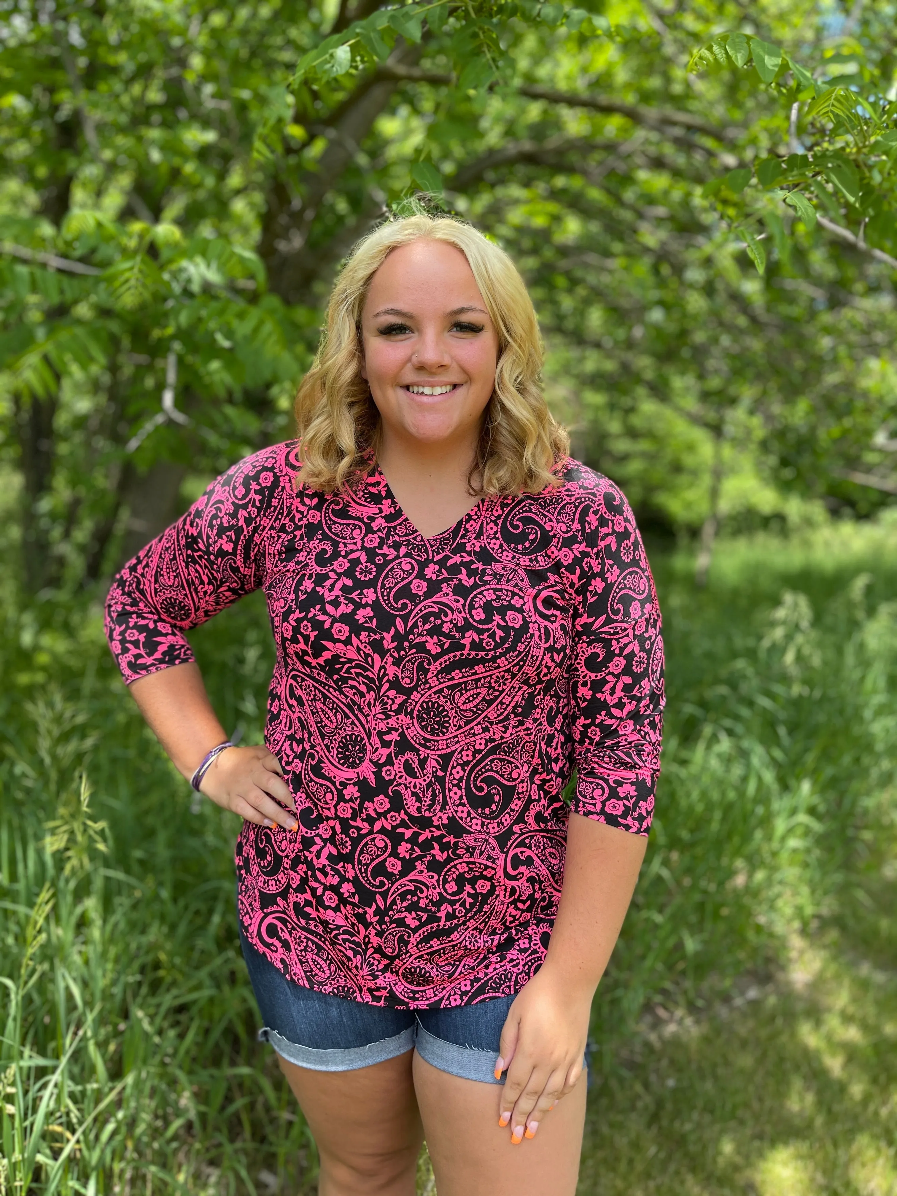 BLACK/HOT PINK FLORAL 3/4 SLEEVE TOP