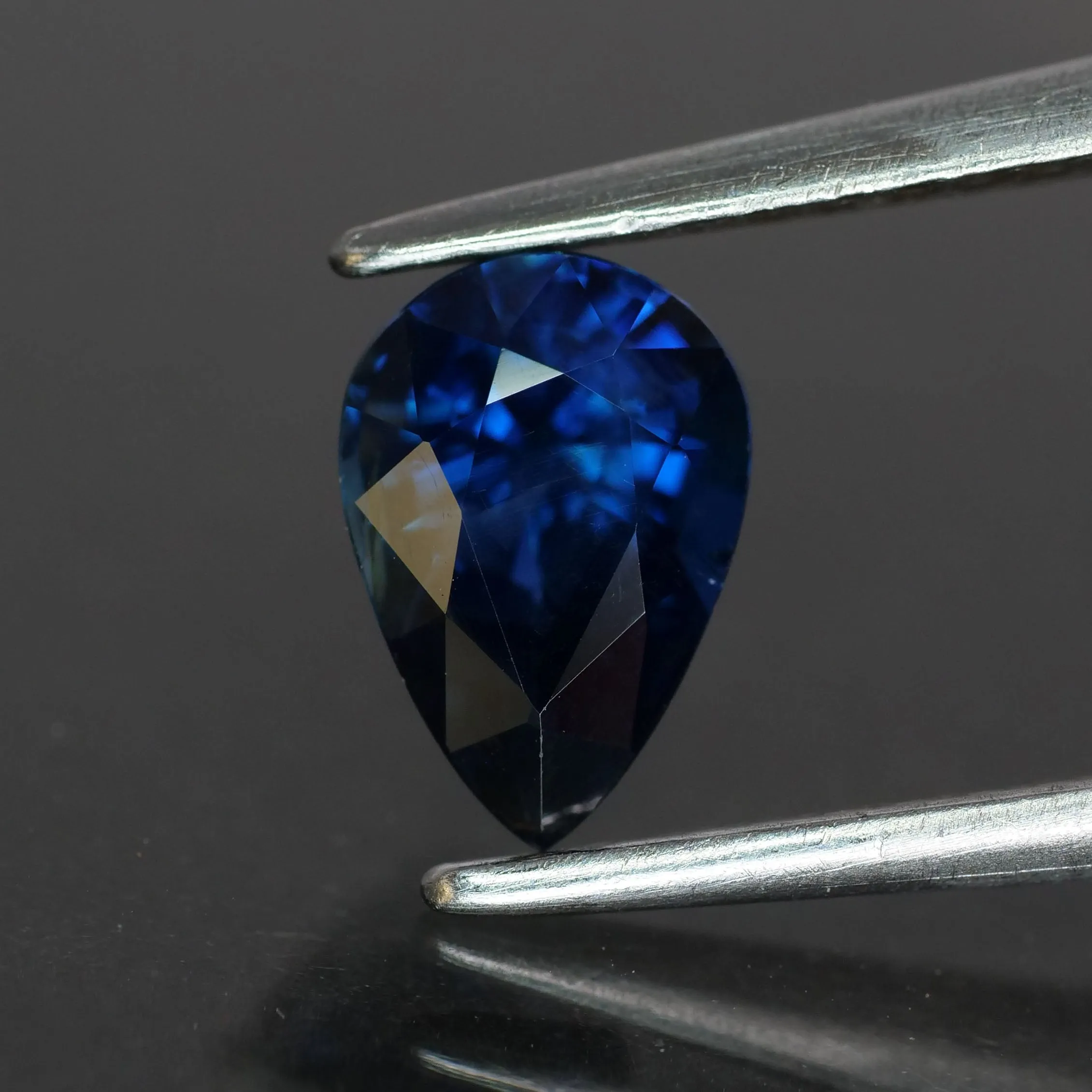 Blue Sapphire | natural, pear cut *7x5 mm, VS, 0.83 ct