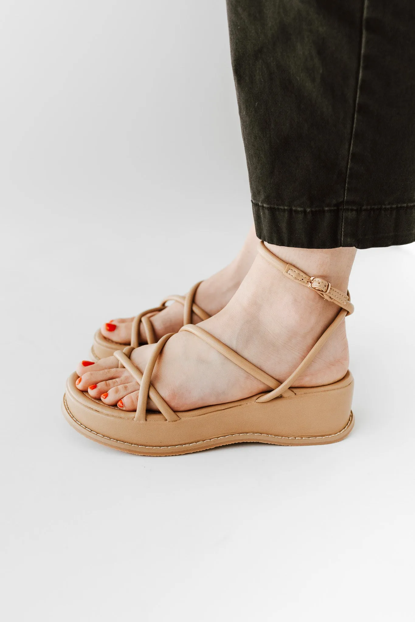 Chinese Laundry: Clairo Smooth Platform Sandal in Sand