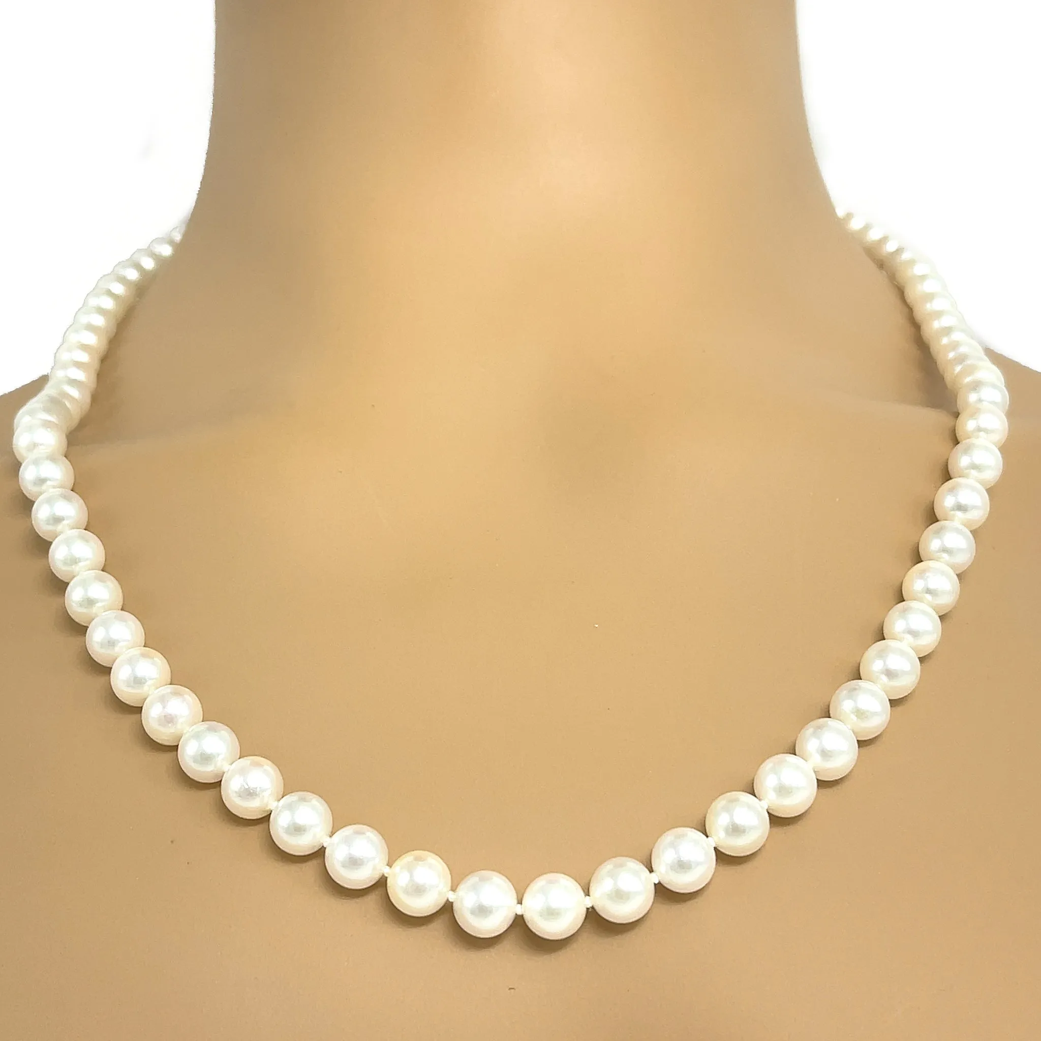 Classic 22 inches Pearl Strand Necklace