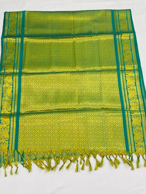 Elegant Green Color Traditional Silk Shawl (Ponnadai) For Guest