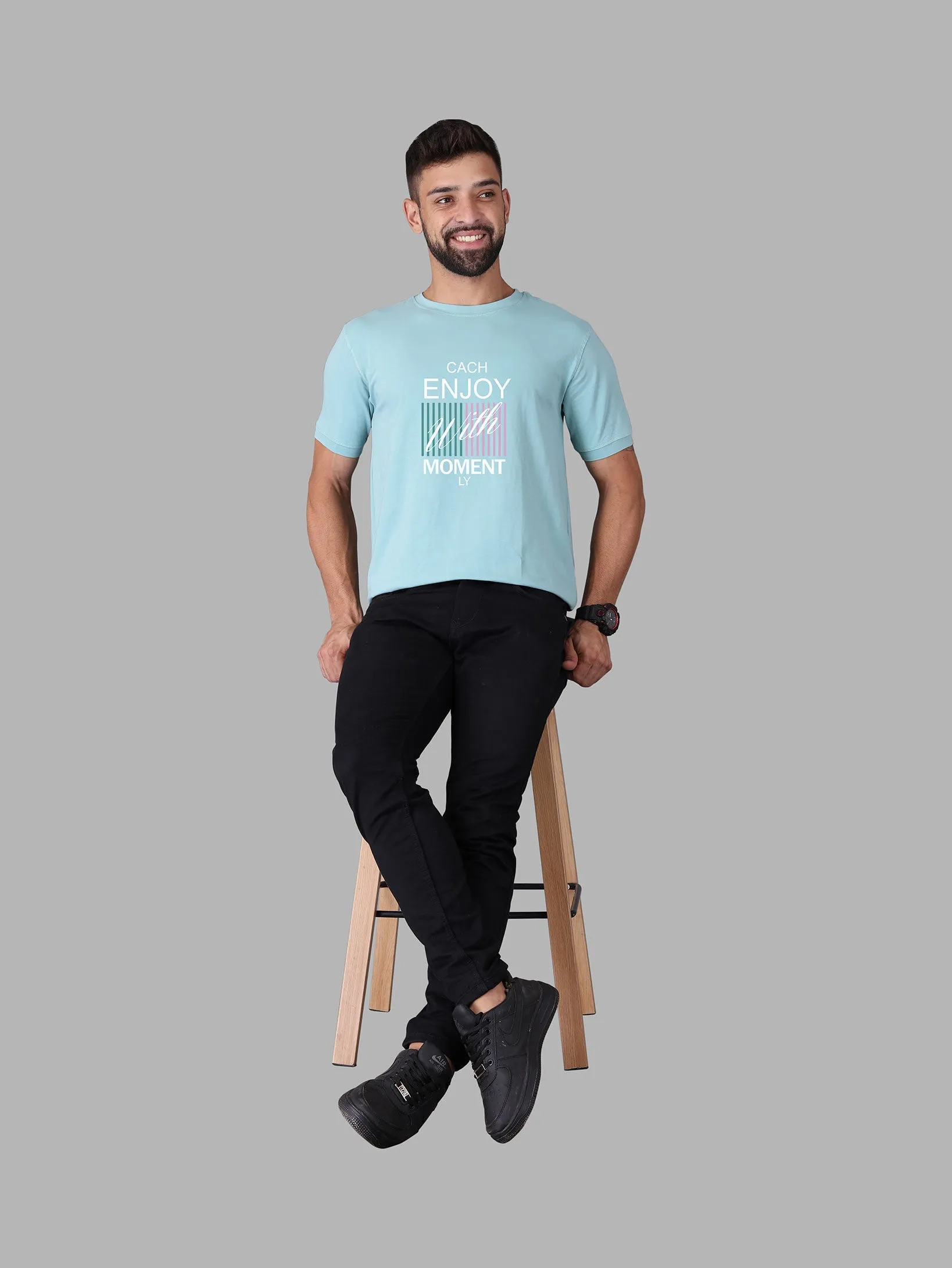 Enjoy with Moment Crew Neck T-shirt