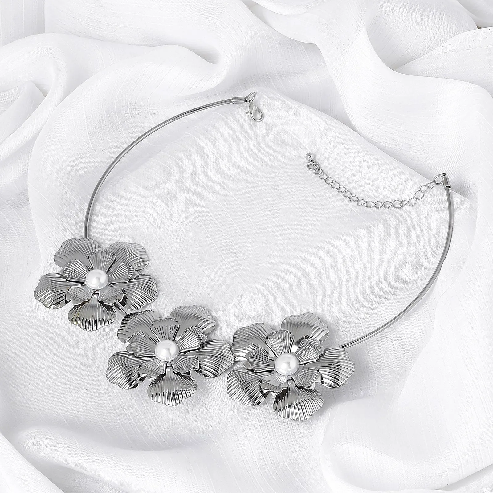 Gloxinia Floral Silver Necklace