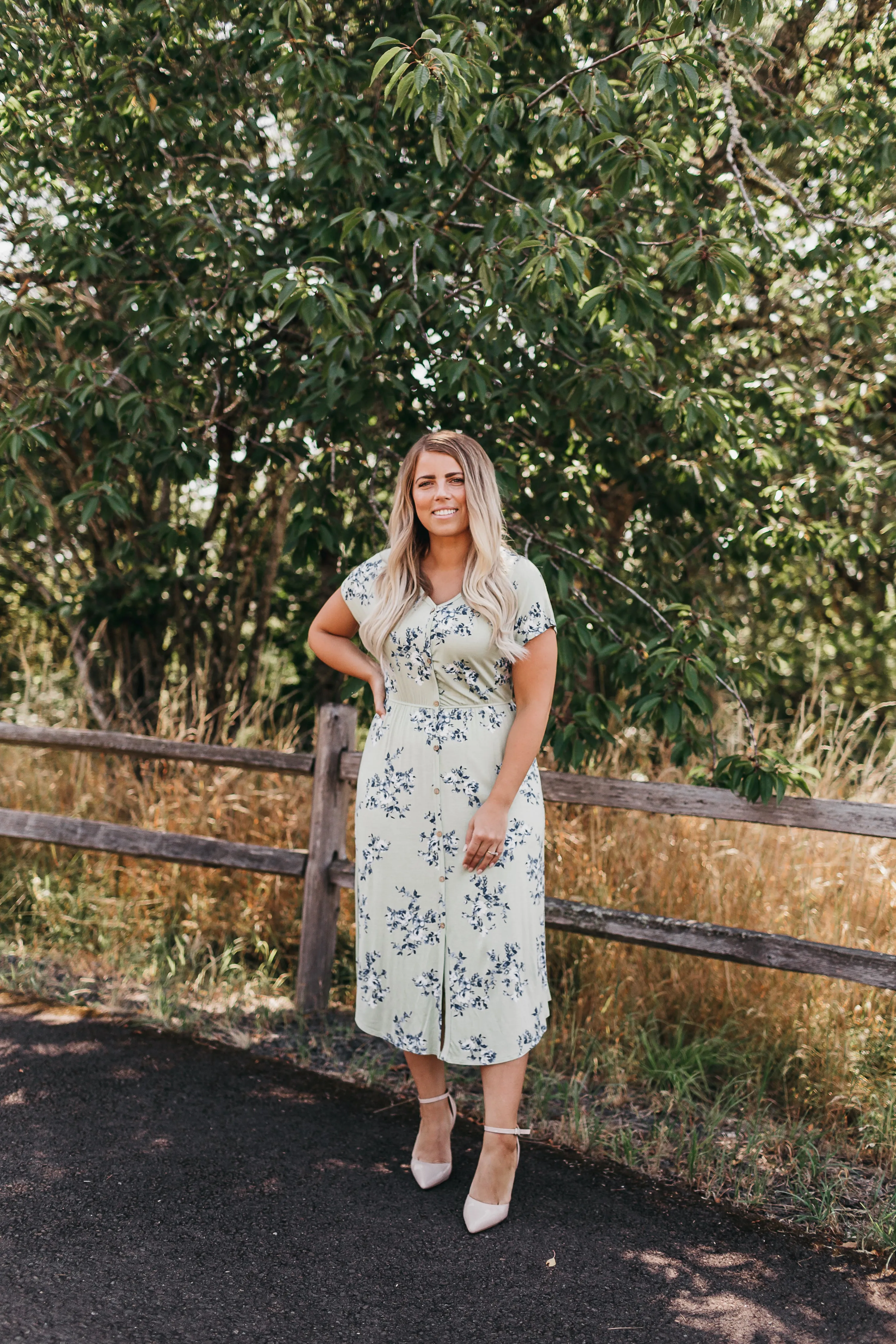 Lucy Floral Midi Dress in MInt