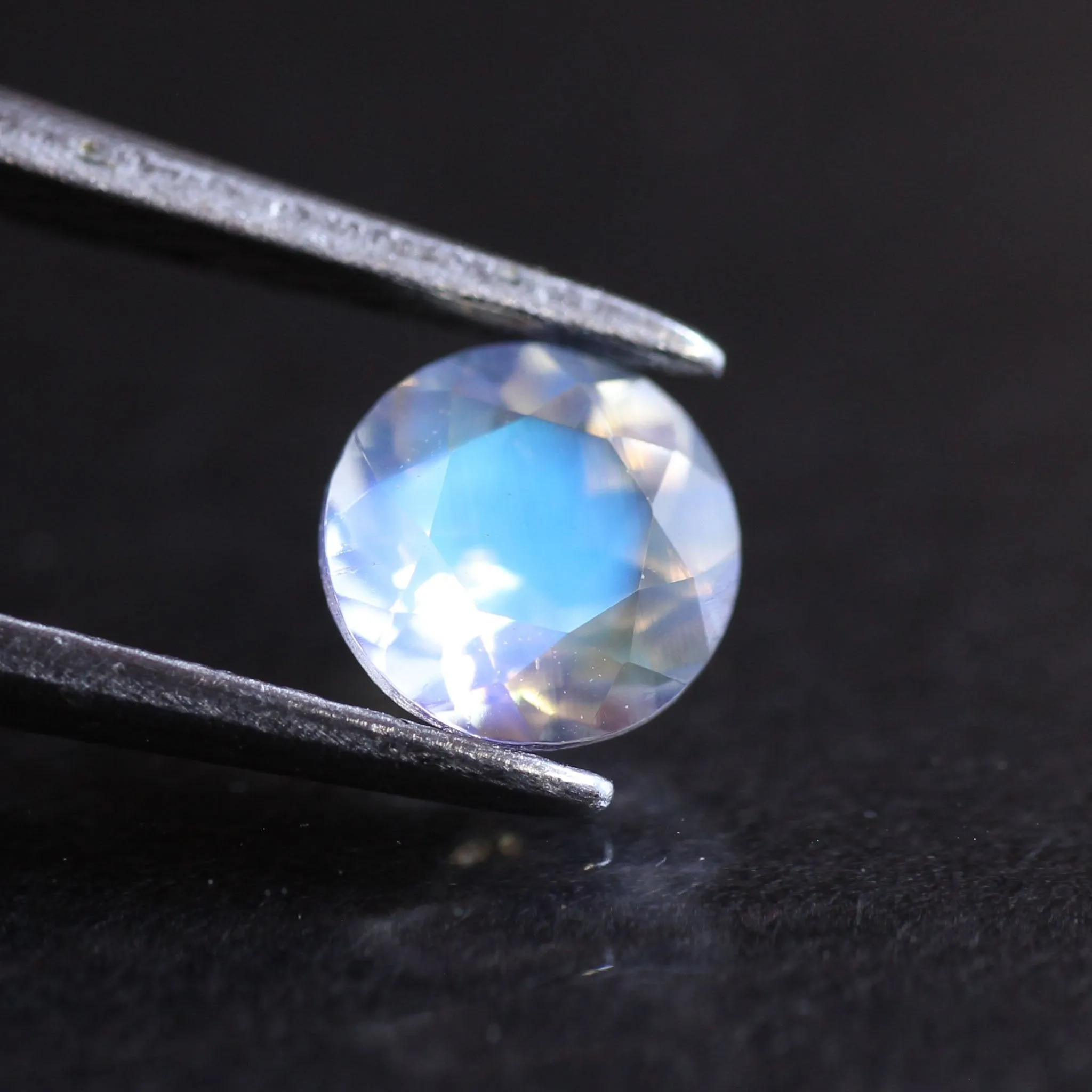 Moonstone | natural, round cut 5mm, VS Africa, 0.5ct