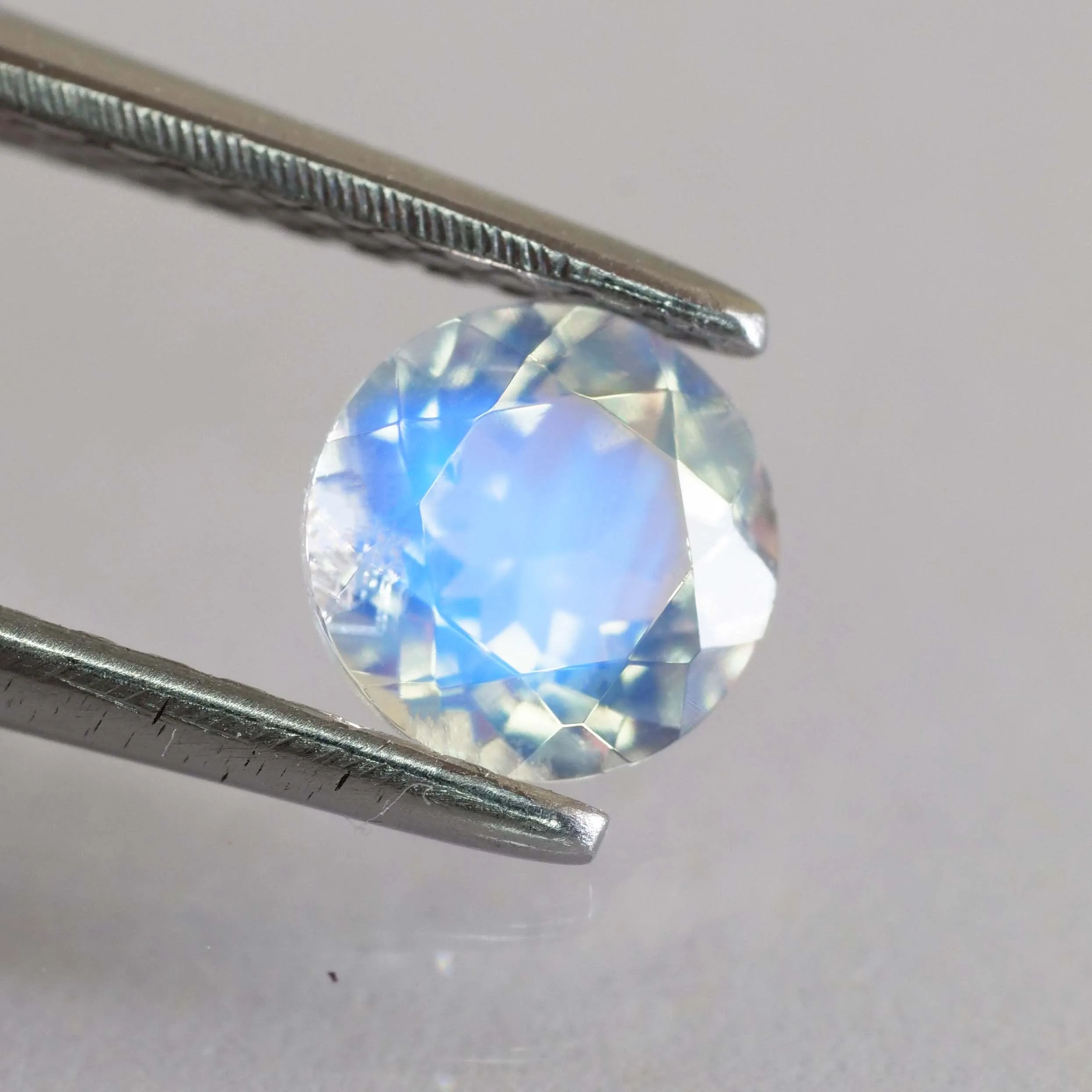 Moonstone | natural, round cut 5mm, VS Africa, 0.5ct