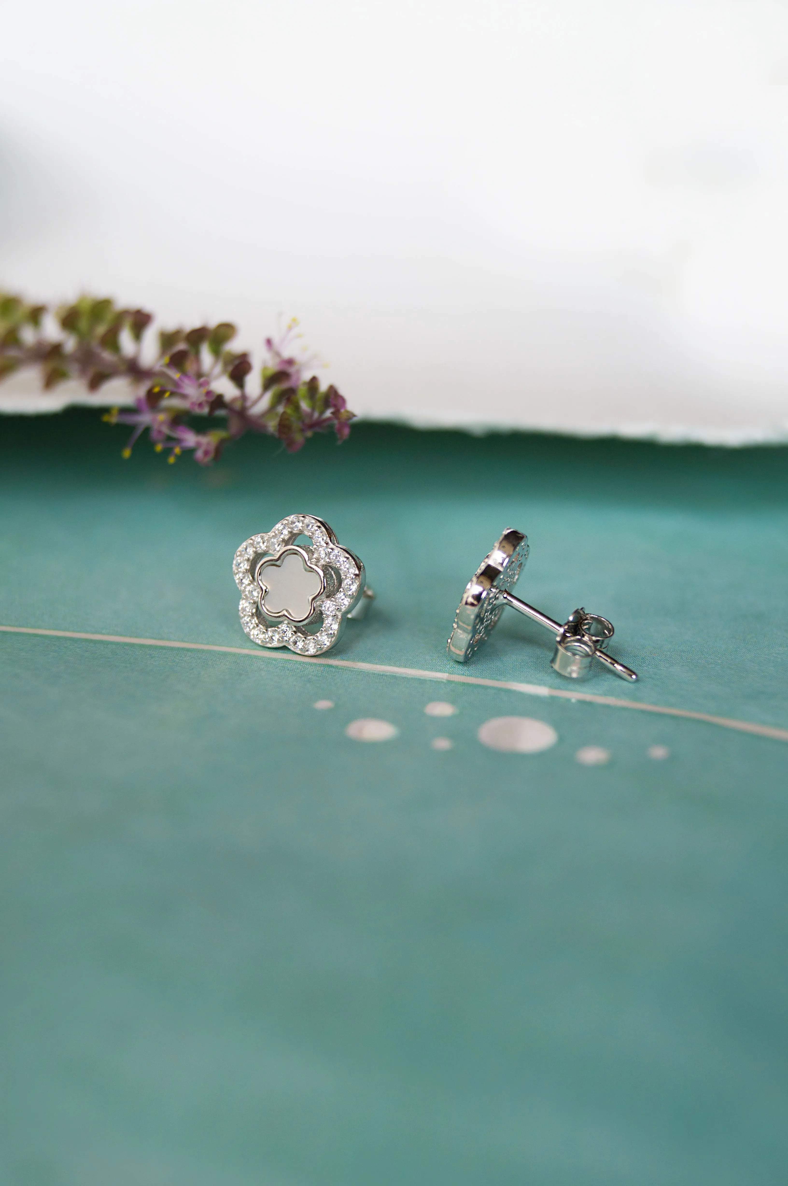 Mother Of Pearl Flower Sterling Silver Pendant Set