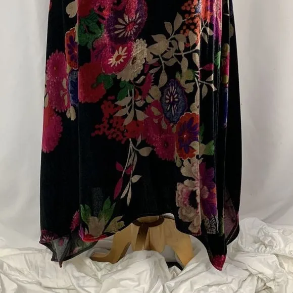 Natori NWTBlack Floral Velvet Dress