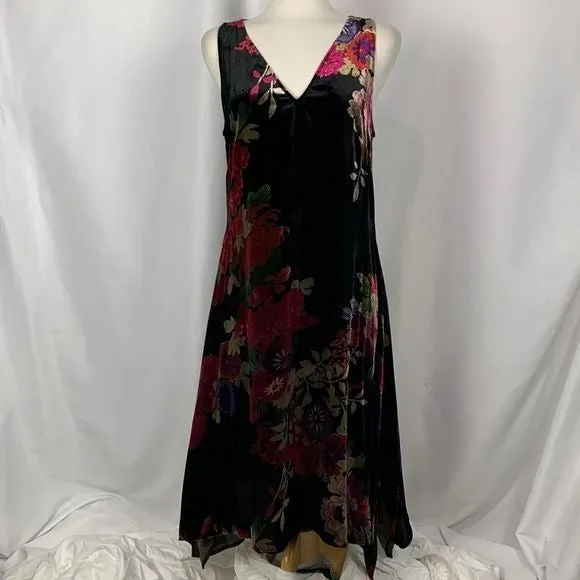 Natori NWTBlack Floral Velvet Dress