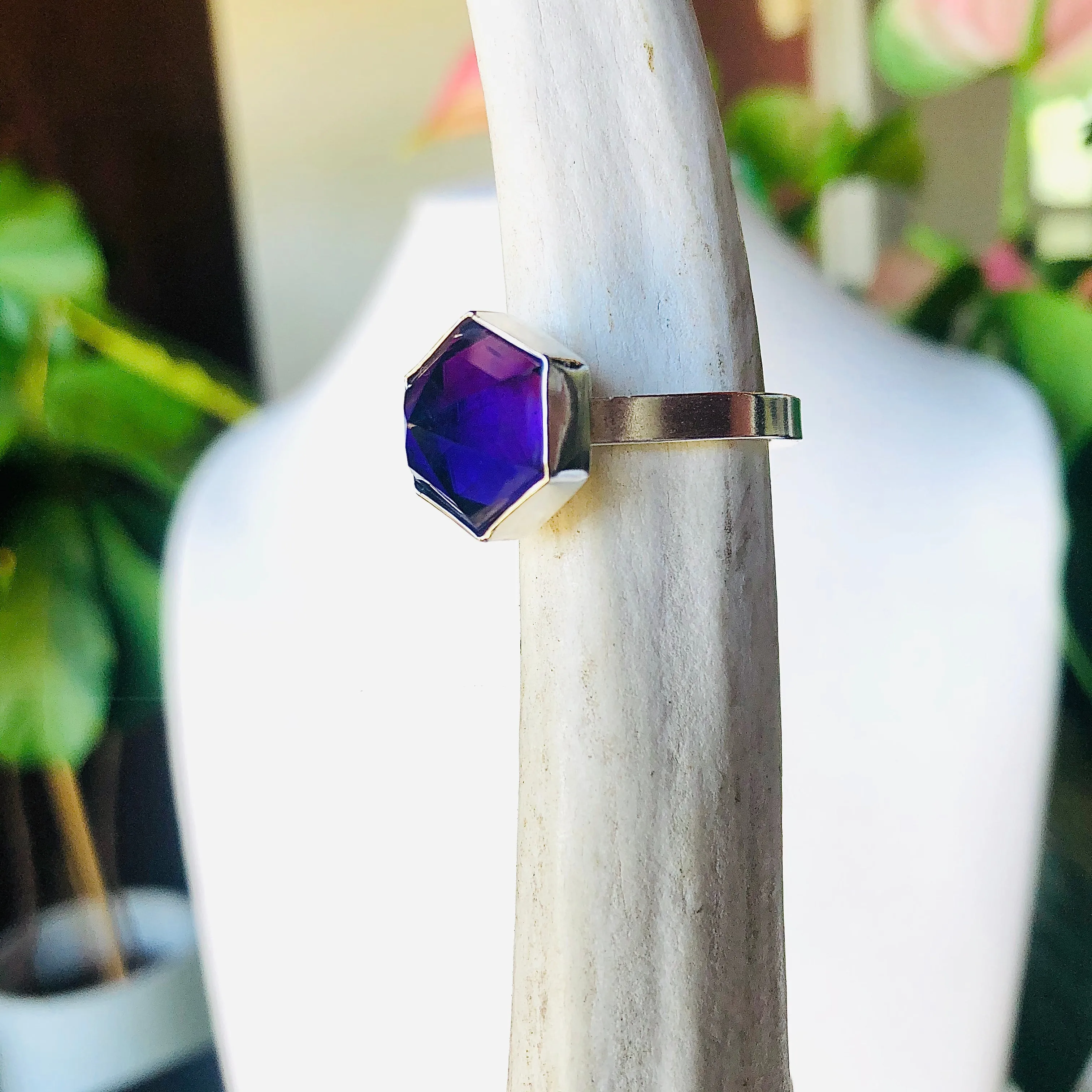 Pointy hex amethyst ring