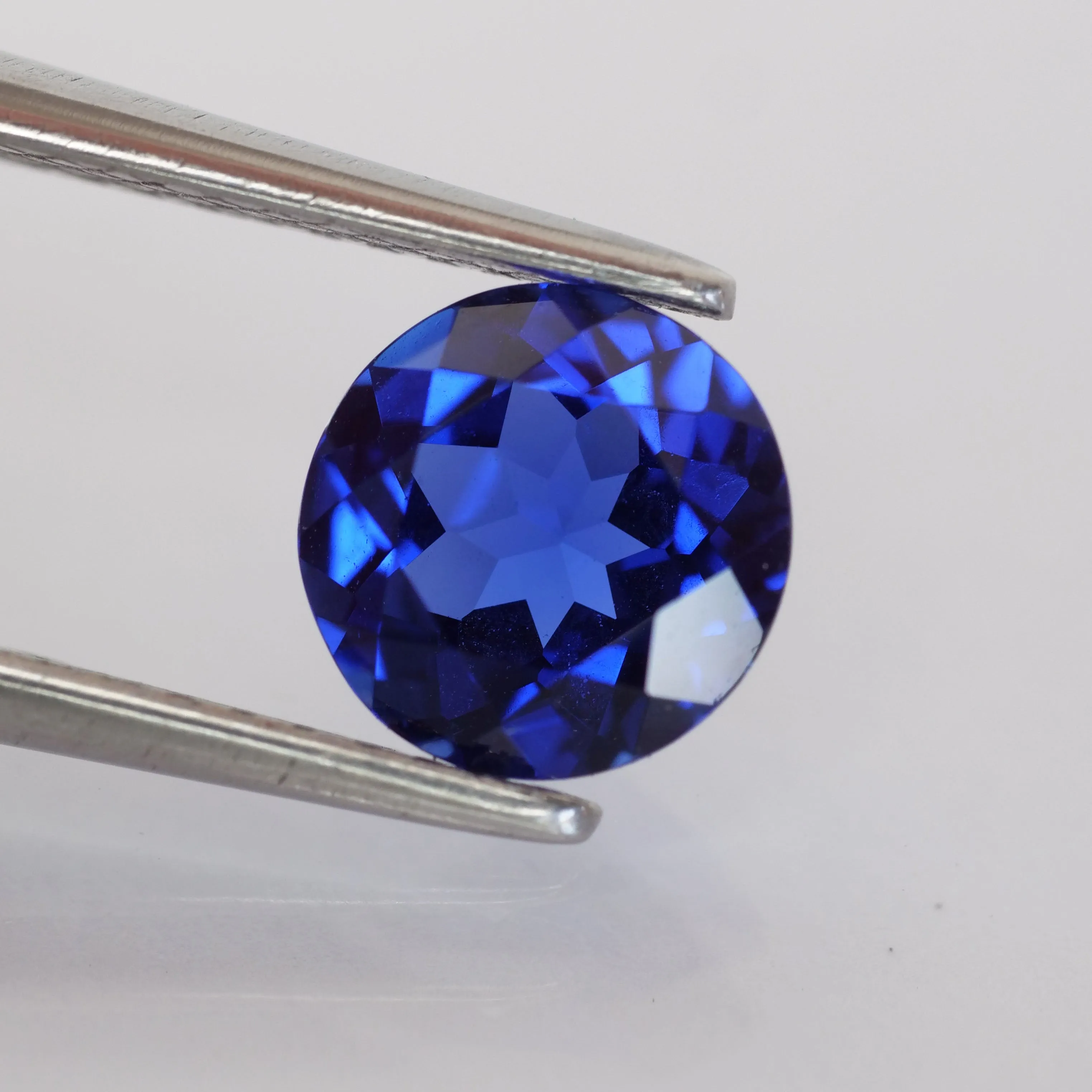 Sapphire | Royal Blue color, lab created, round cut, 6.5mm VS 1ct