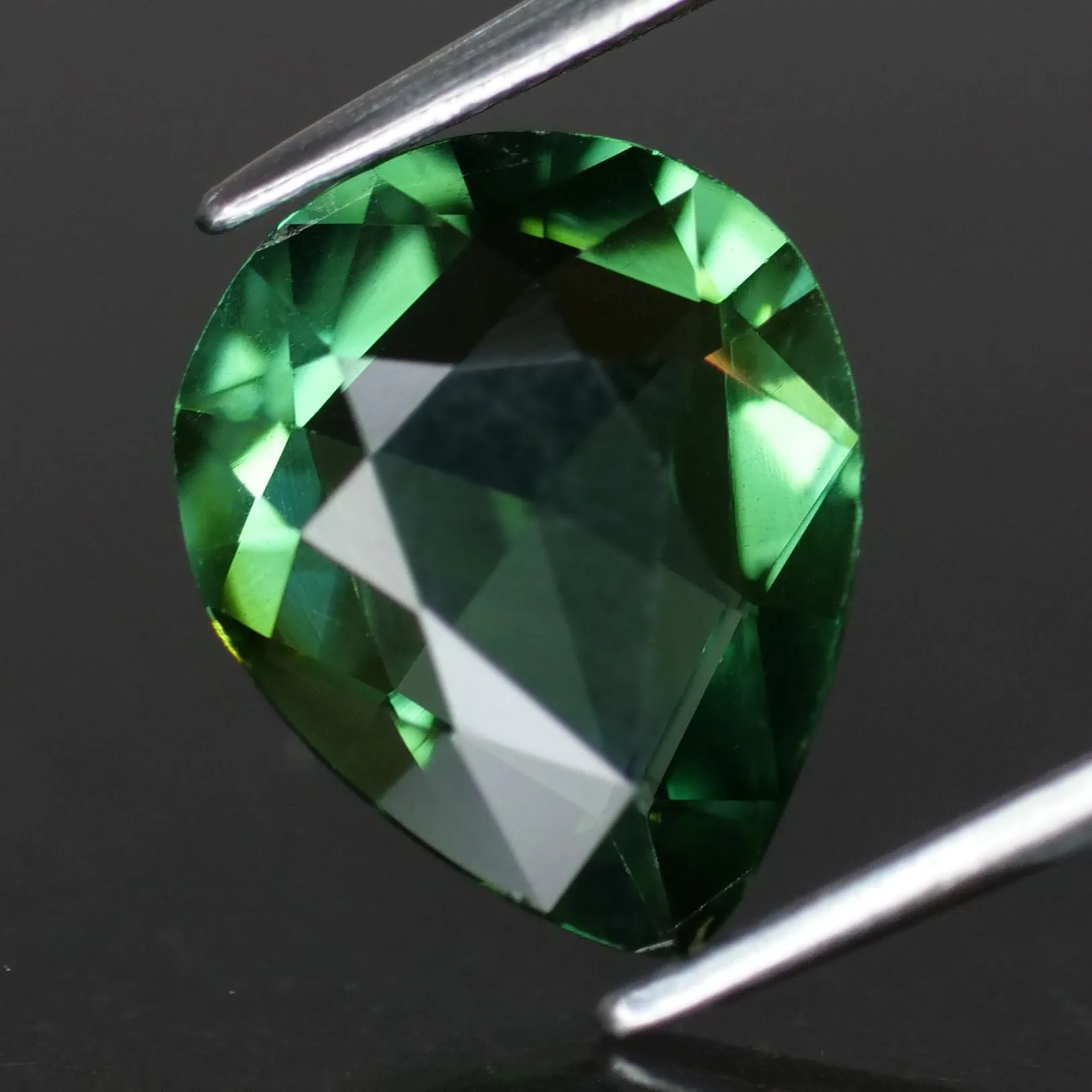 Tourmaline | green color, pear cut 10.5x8.5* mm, 2.25ct, VVS