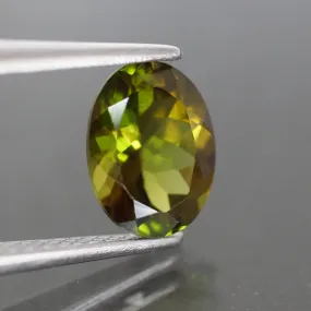 Tourmaline | olive green colour, oval cut 8x6 mm, 1.20ct, VS