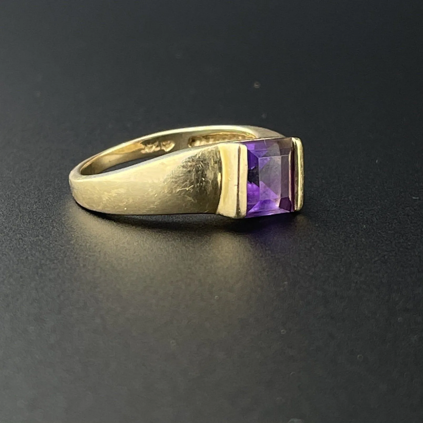 Vintage 14K Gold Wave Band Amethyst Solitaire Ring