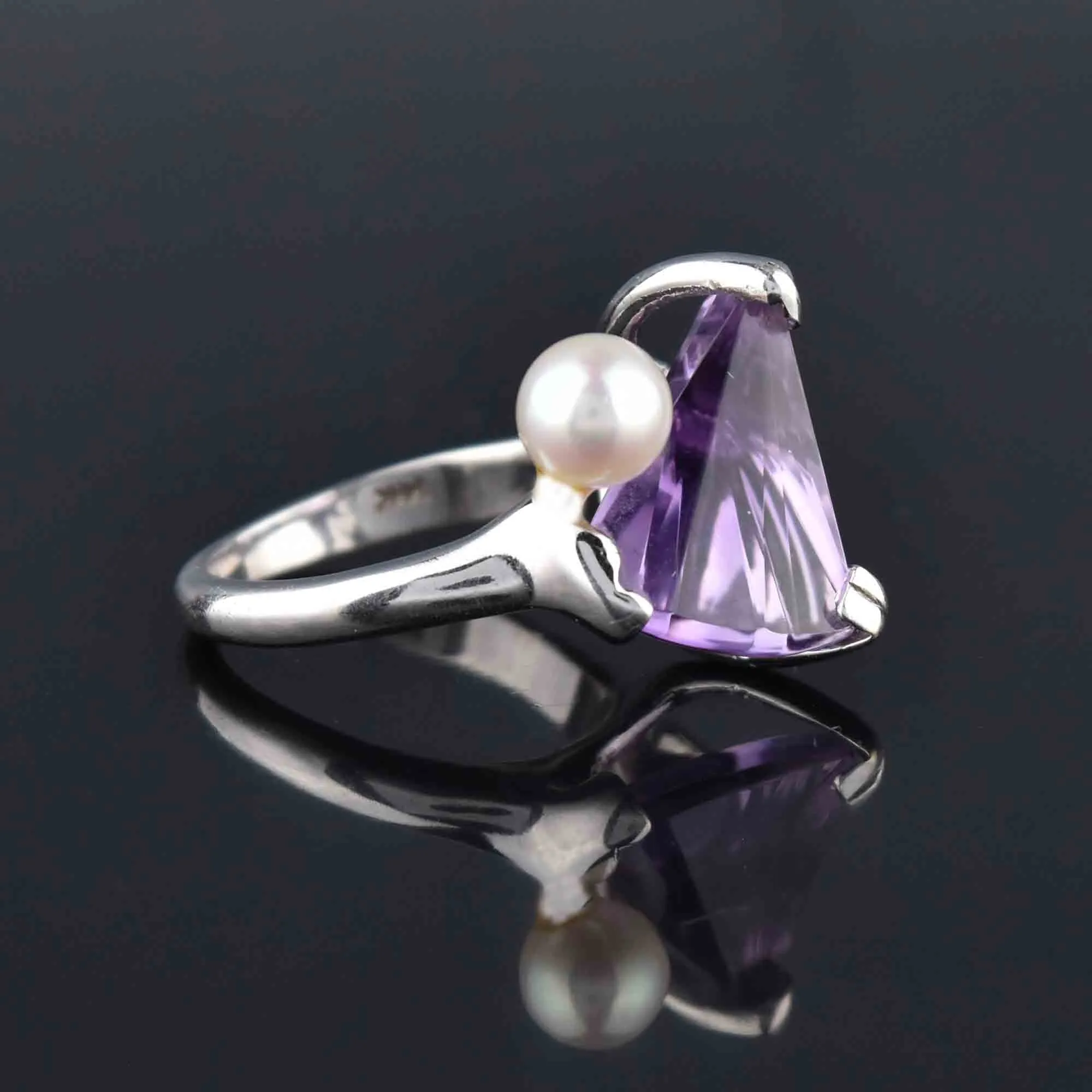 Vintage 14K White Gold Pearl Fantasy Cut Amethyst Ring