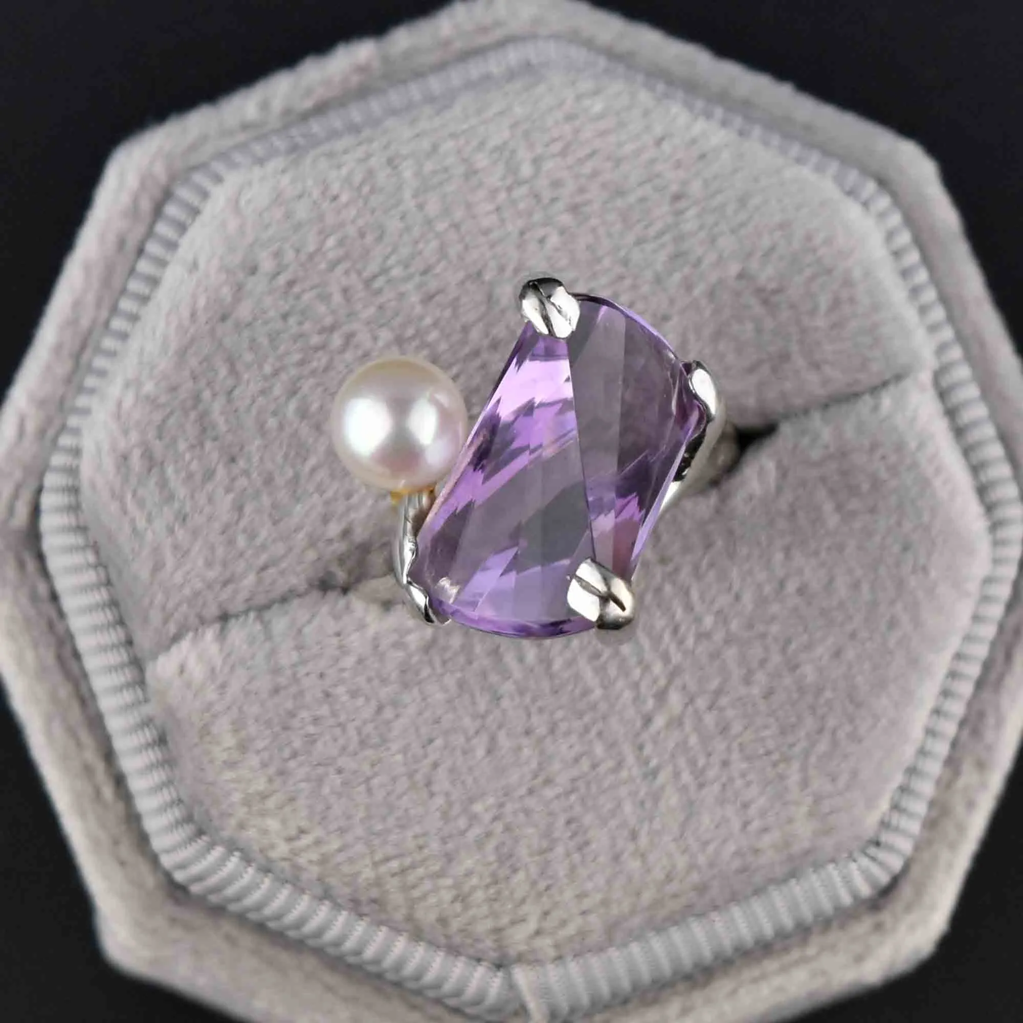 Vintage 14K White Gold Pearl Fantasy Cut Amethyst Ring