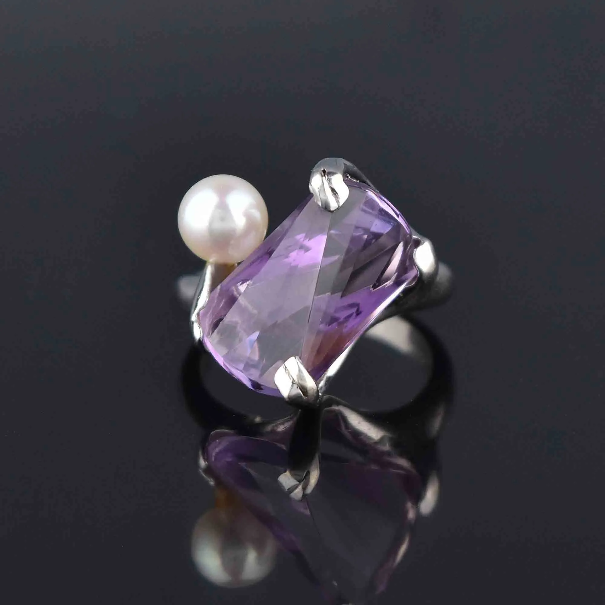 Vintage 14K White Gold Pearl Fantasy Cut Amethyst Ring